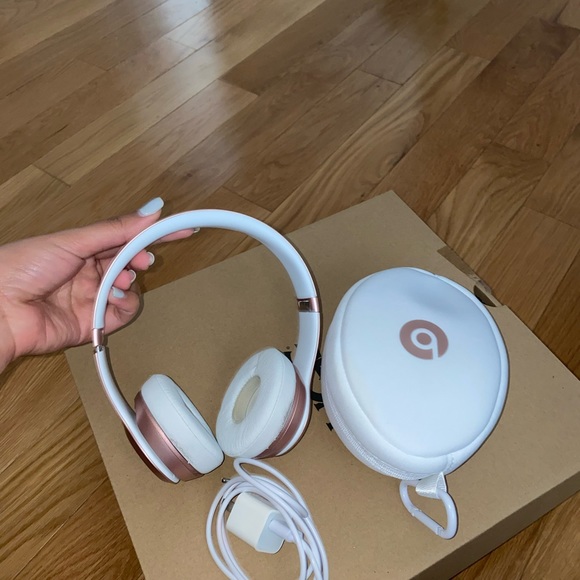 Beats headphones - Picture 2 of 4